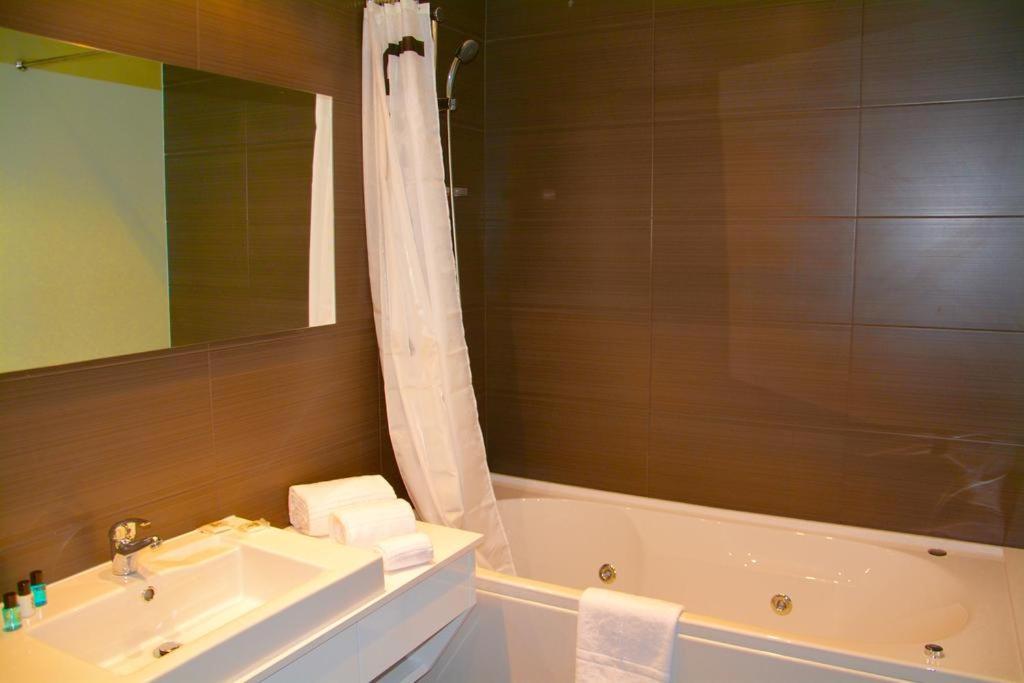 E7 Deluxe Apartment